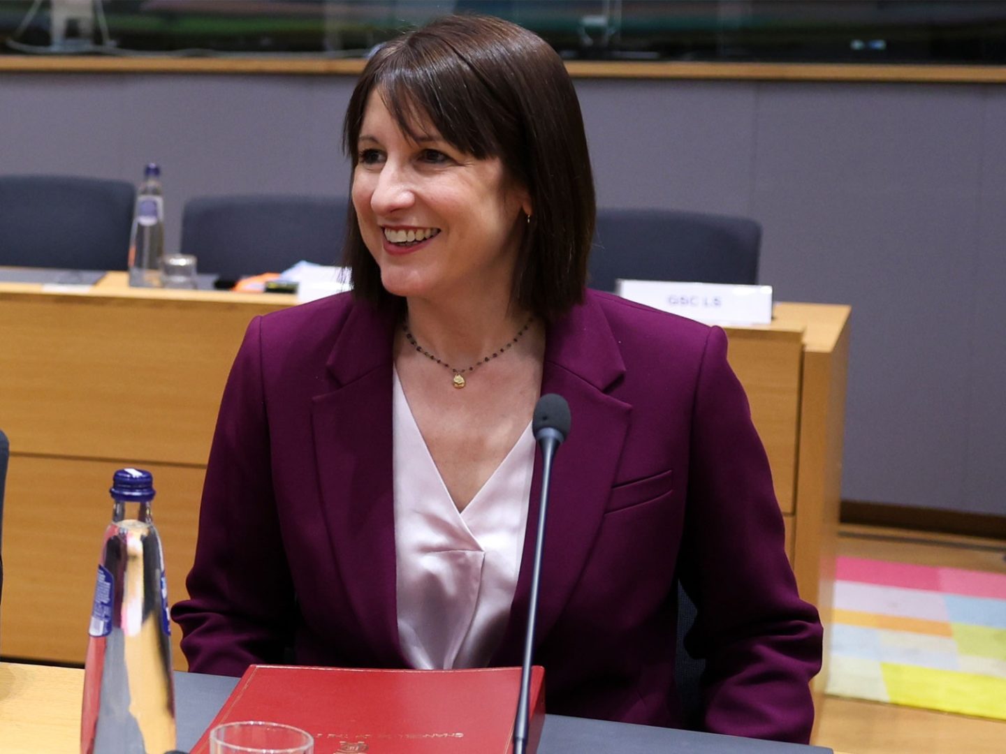 UK Economic Pulse: Stagnation in July Signals a Fragile Balance for Trade